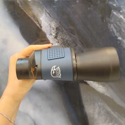 دوربین دو چشمی